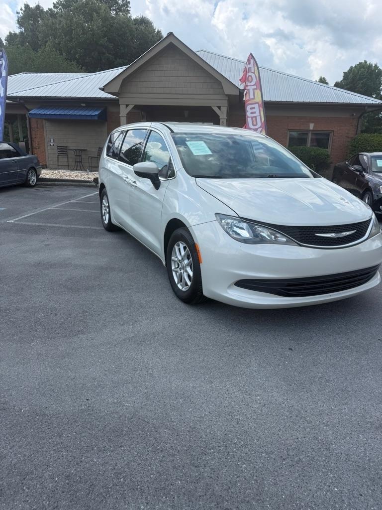 Chrysler Pacifica Touring 2017