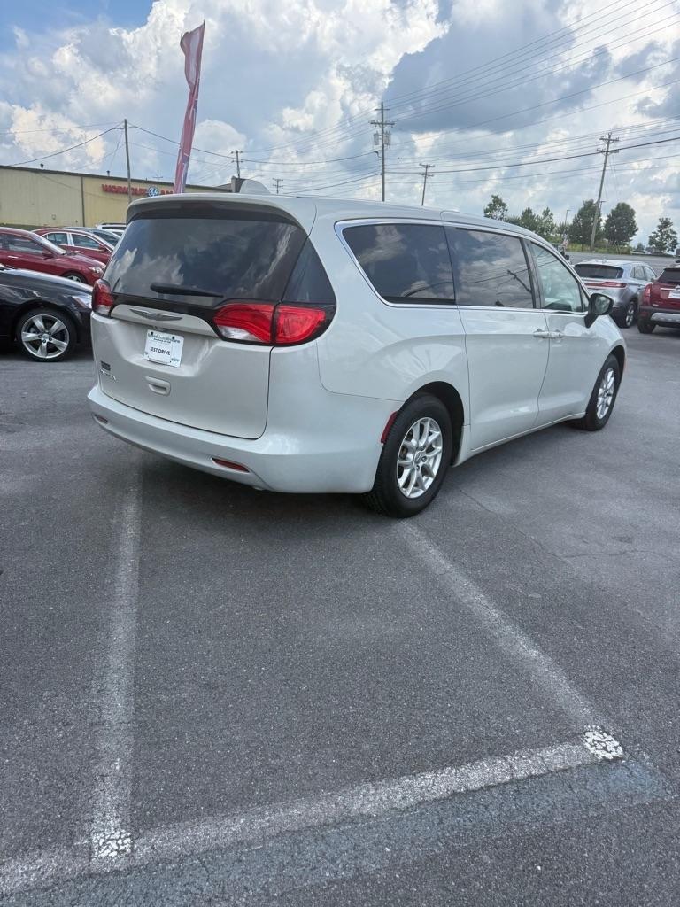 Chrysler Pacifica Touring 2017