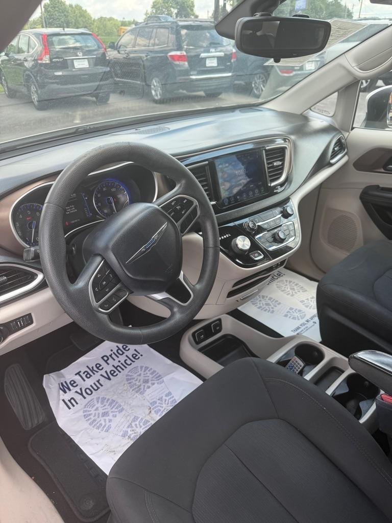 Chrysler Pacifica Touring 2017