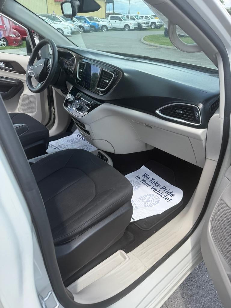 Chrysler Pacifica Touring 2017