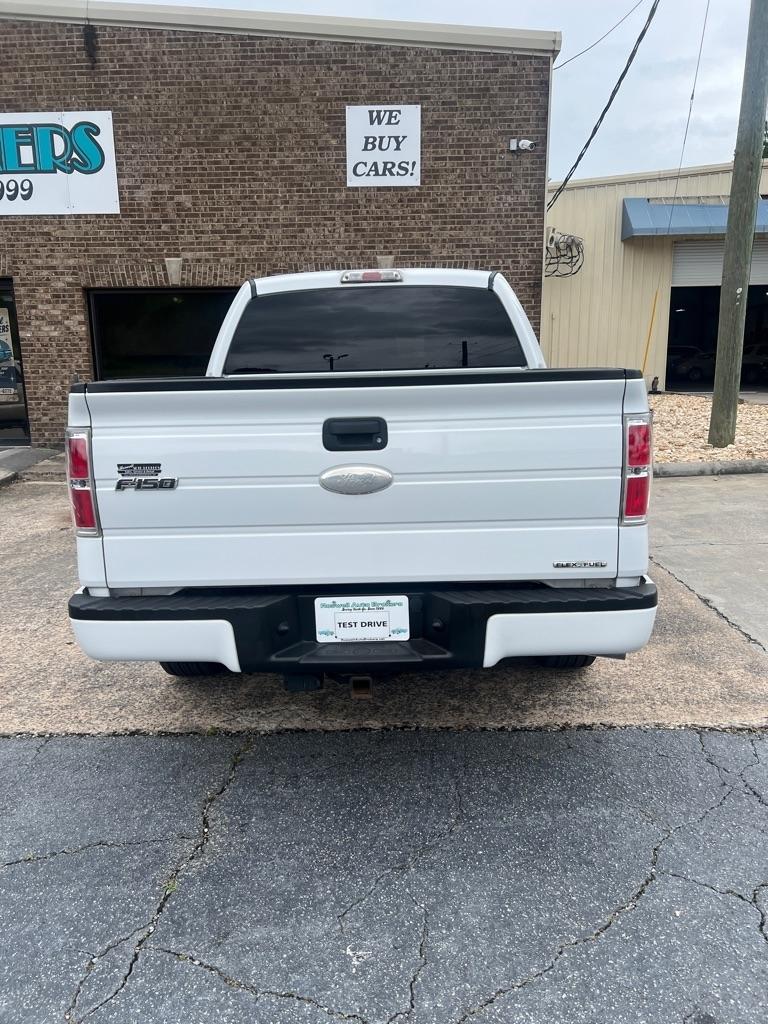 Ford F-150 XL SuperCrew 5.5-ft. Bed 2WD 2011