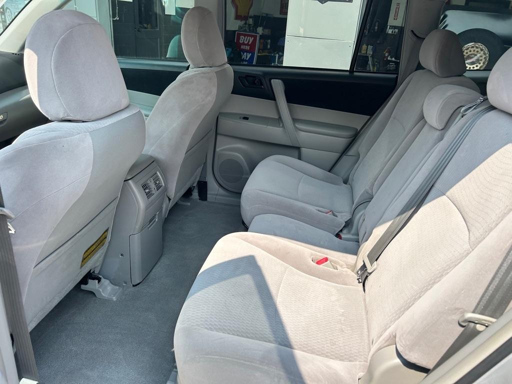 Toyota Highlander Base 2WD 2008