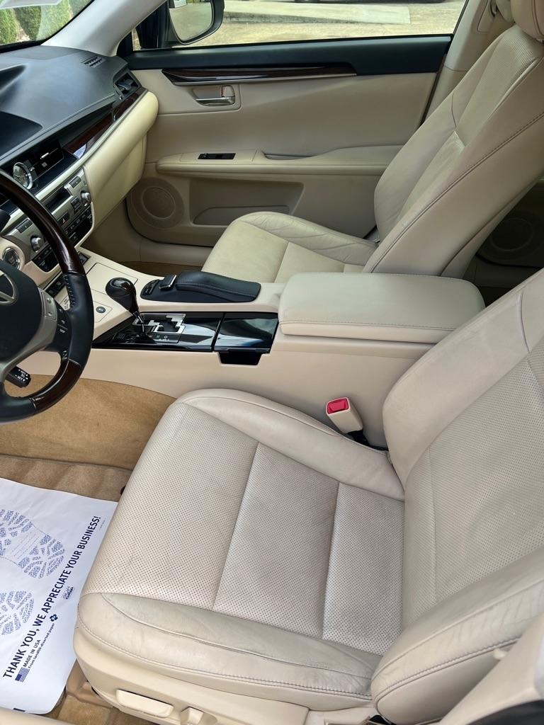 Lexus ES 350 Sedan 2013