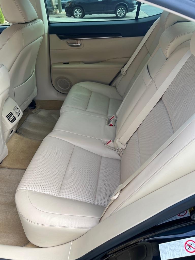 Lexus ES 350 Sedan 2013