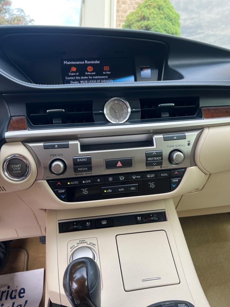 Lexus ES 350 Sedan 2013