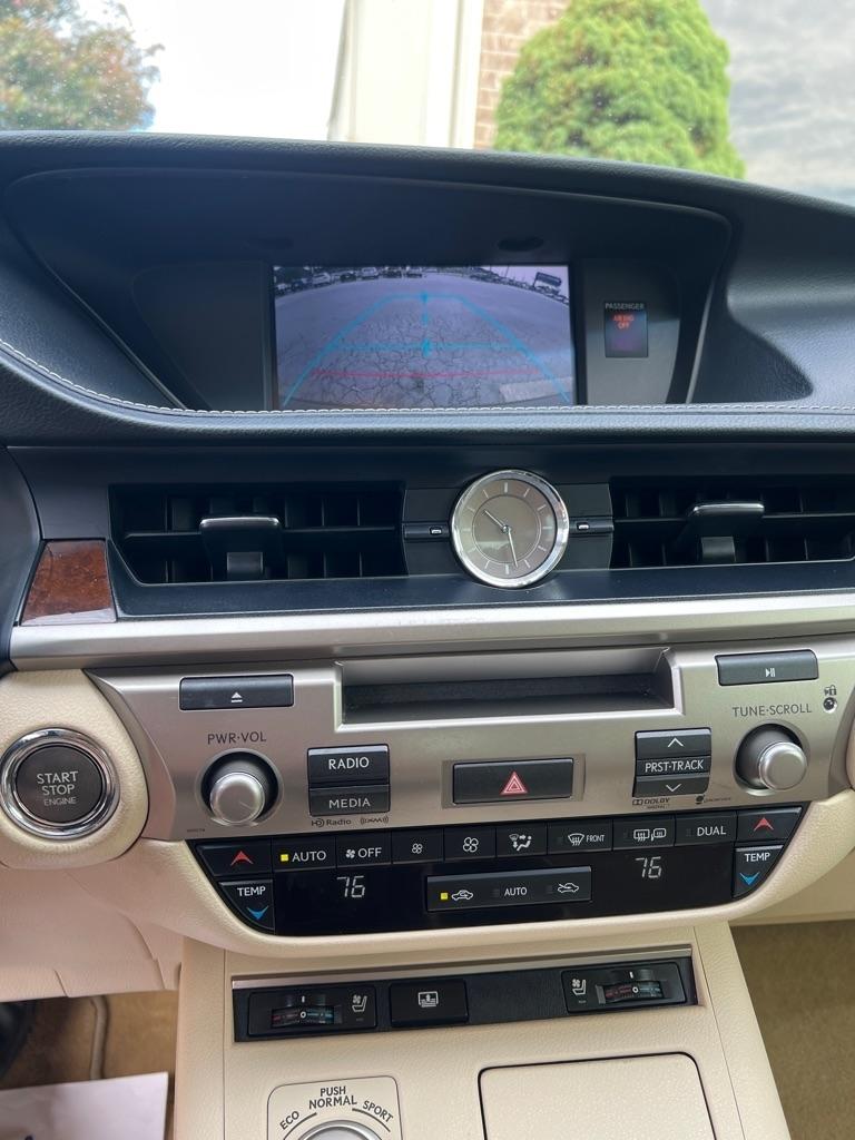 Lexus ES 350 Sedan 2013