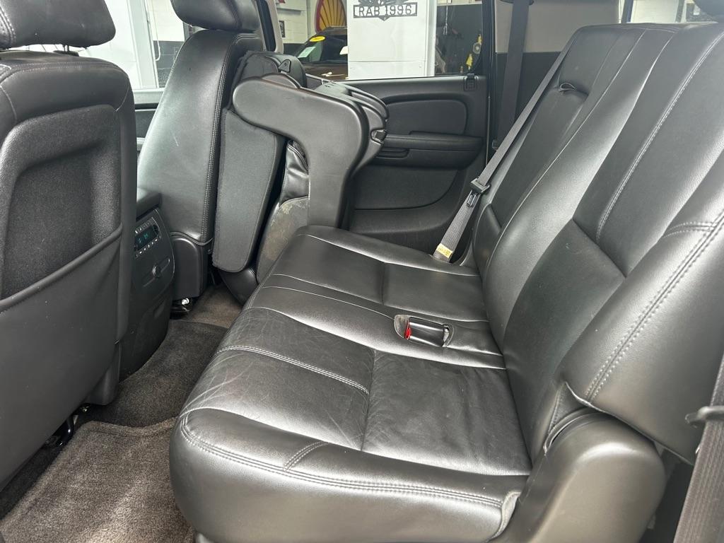 Chevrolet Suburban LT 1500 2WD 2013