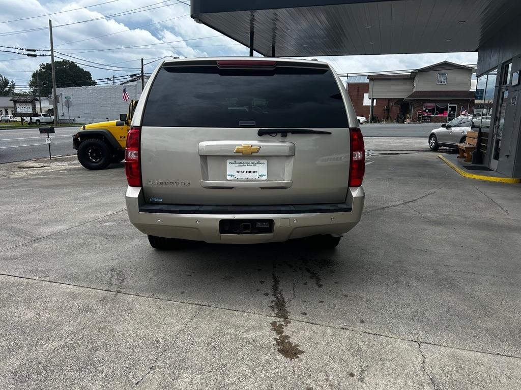 Chevrolet Suburban LT 1500 2WD 2013