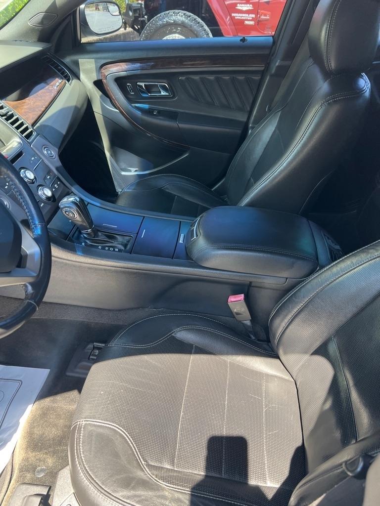 Ford Taurus Limited FWD 2015
