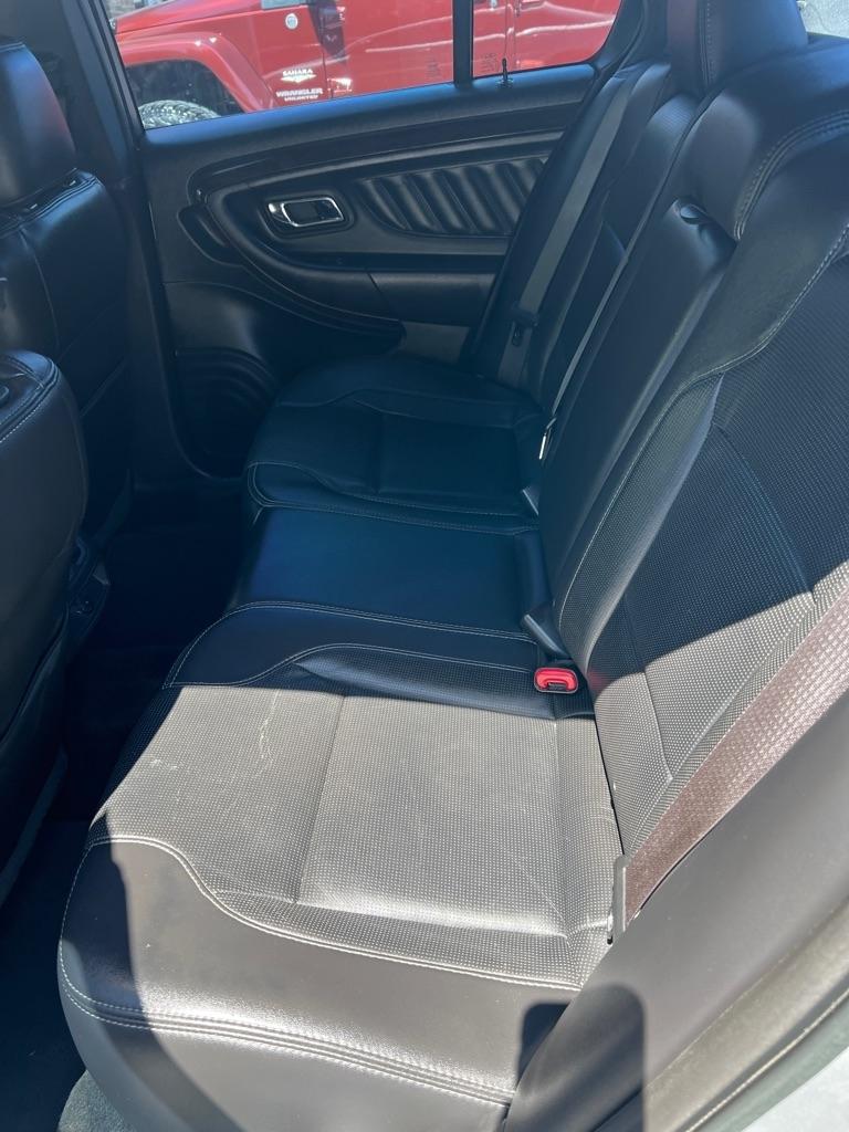 Ford Taurus Limited FWD 2015