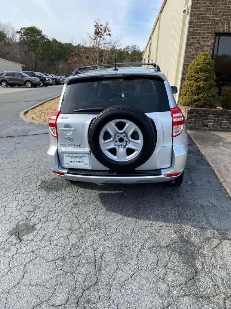 Toyota RAV4 Base I4 2WD 2010