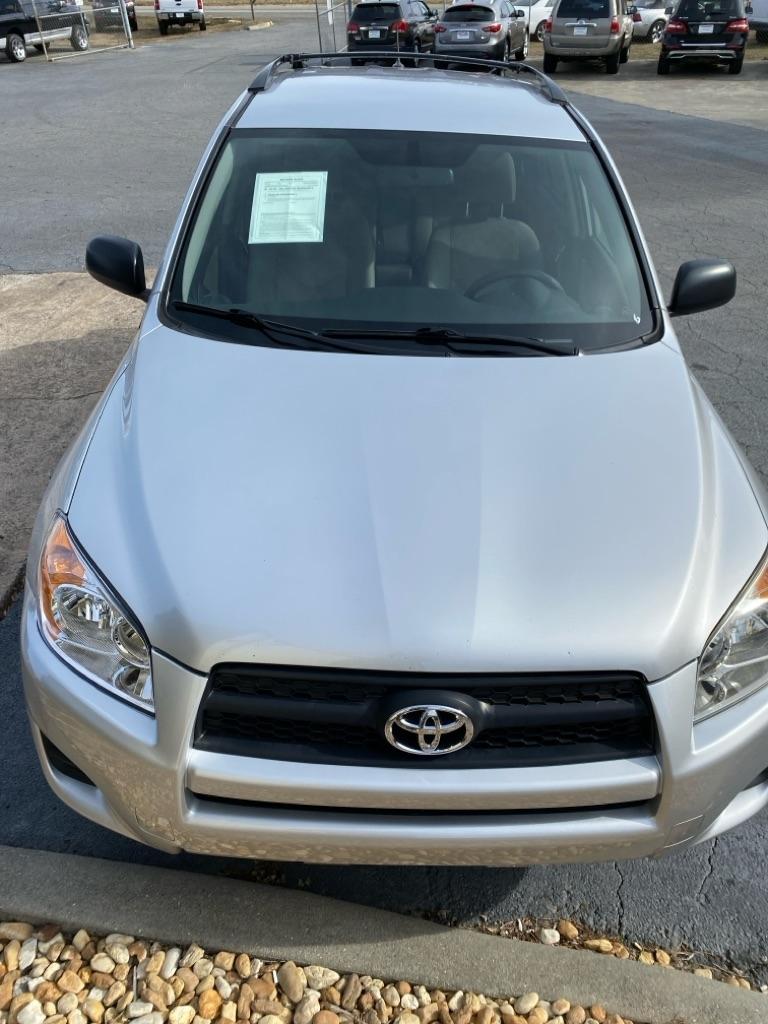 Toyota RAV4 Base I4 2WD 2010