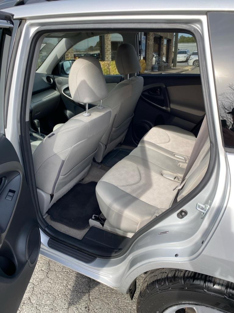 Toyota RAV4 Base I4 2WD 2010