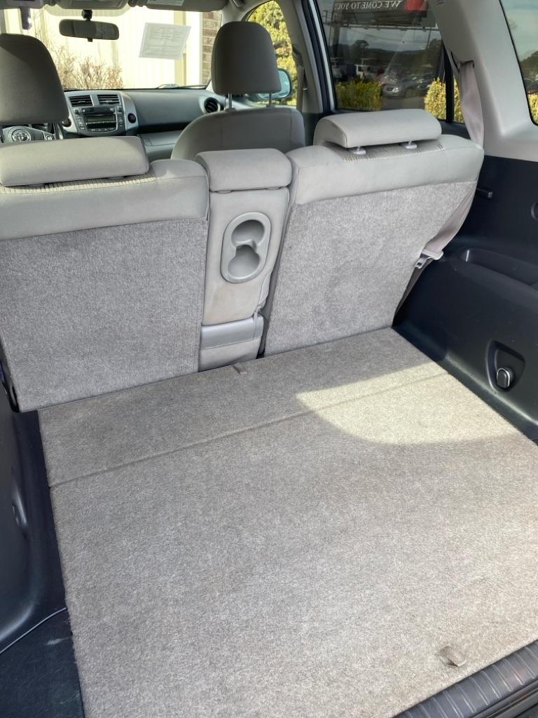 Toyota RAV4 Base I4 2WD 2010