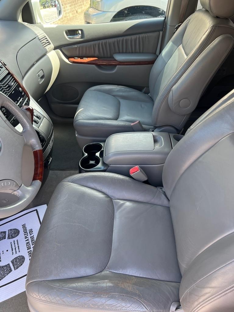 Toyota Sienna XLE 2005