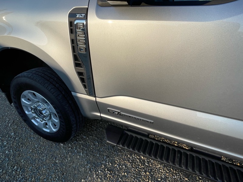 Ford F-250 SD XLT Crew Cab 4WD 2024 Ford F-250 SD XLT Crew Cab 4WD 2024