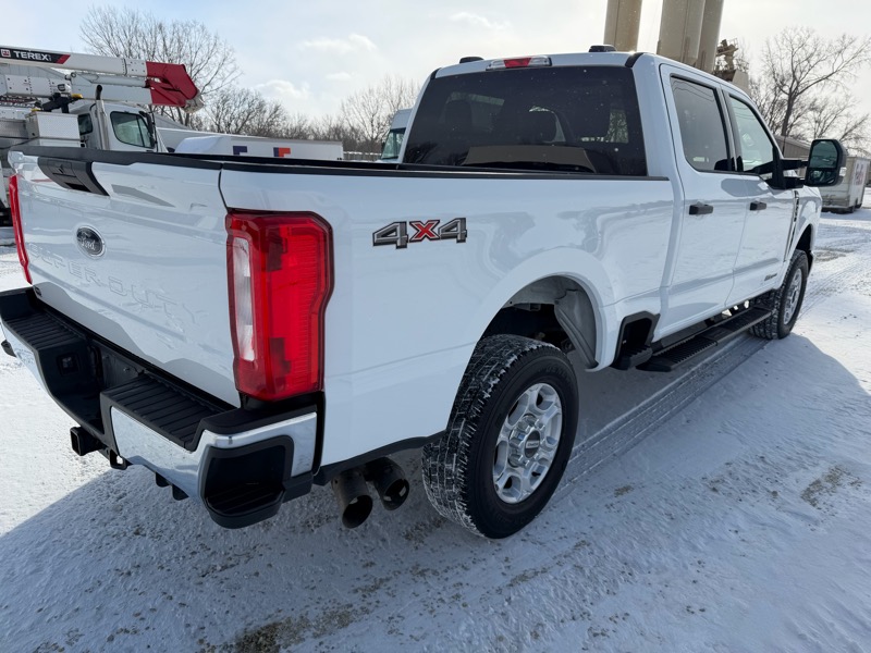 Ford F-250 SD XLT Crew Cab 4WD 2025
