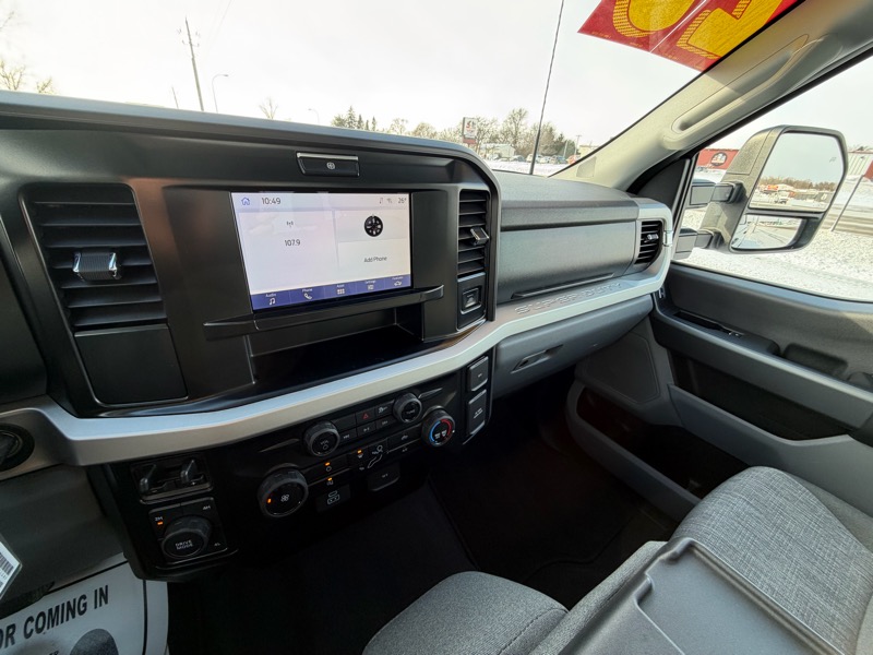 Ford F-250 SD XLT Crew Cab 4WD 2025