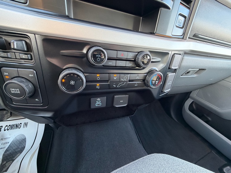 Ford F-250 SD XLT Crew Cab 4WD 2025