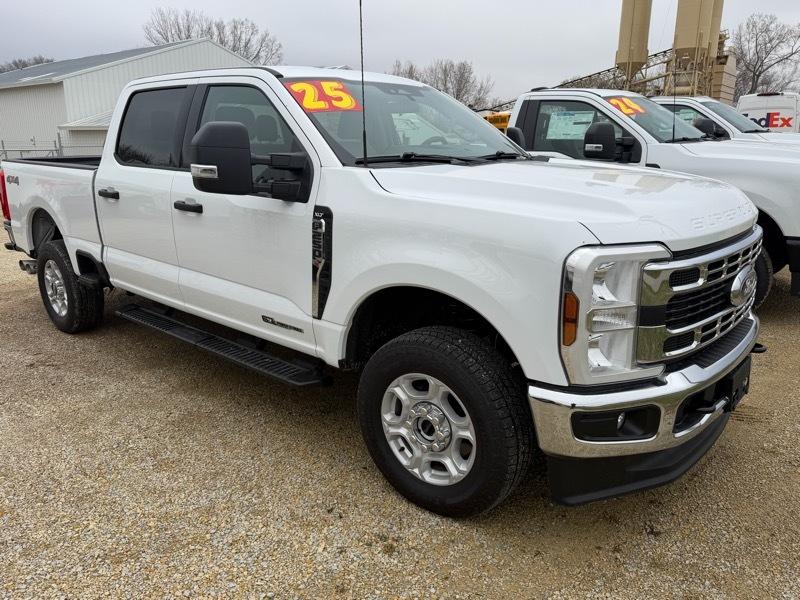 Ford F-250 SD XLT Crew Cab 4WD 2025
