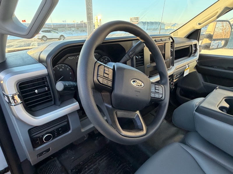 Ford F-350 SD XL 4WD 2024