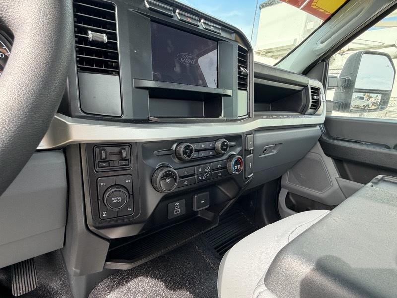 Ford F-350 SD XL 4WD 2024