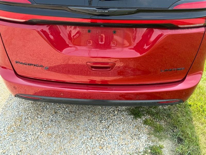 Chrysler Pacifica Limited 2025