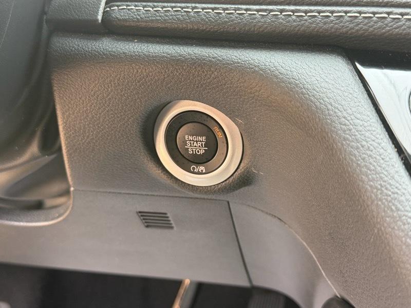 Chrysler Pacifica Limited 2025