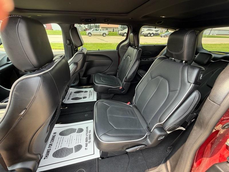 Chrysler Pacifica Limited 2025