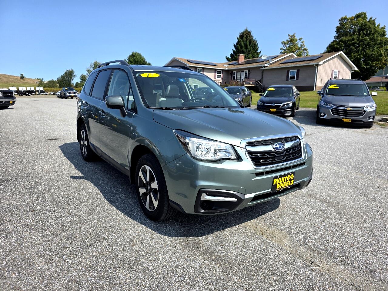 Subaru Forester 2.5i Premium PZEV CVT 2017 Subaru Forester 2.5i Premium PZEV CVT 2017