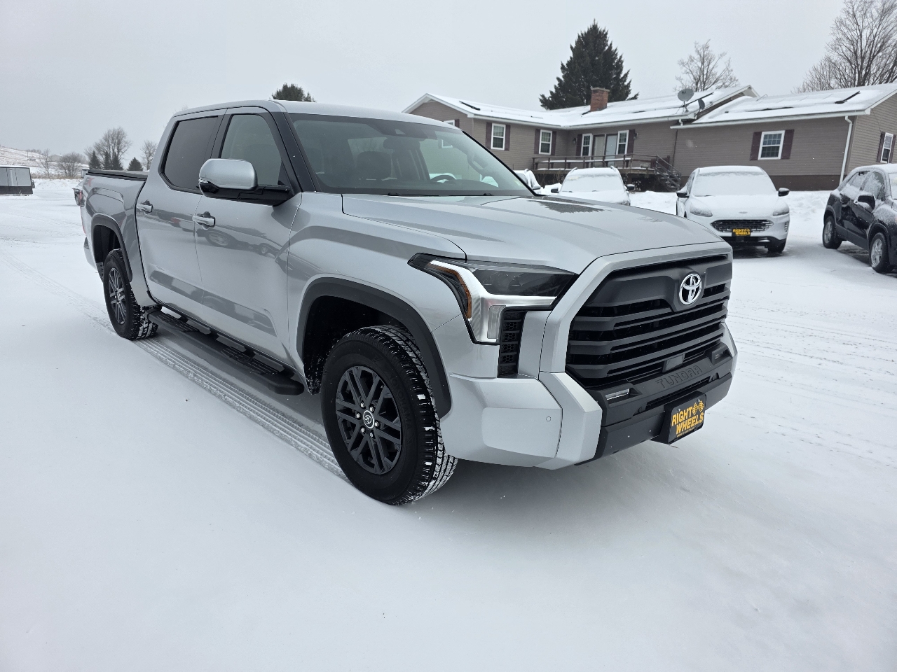 Toyota Tundra SR5 CrewMax 4WD 2024