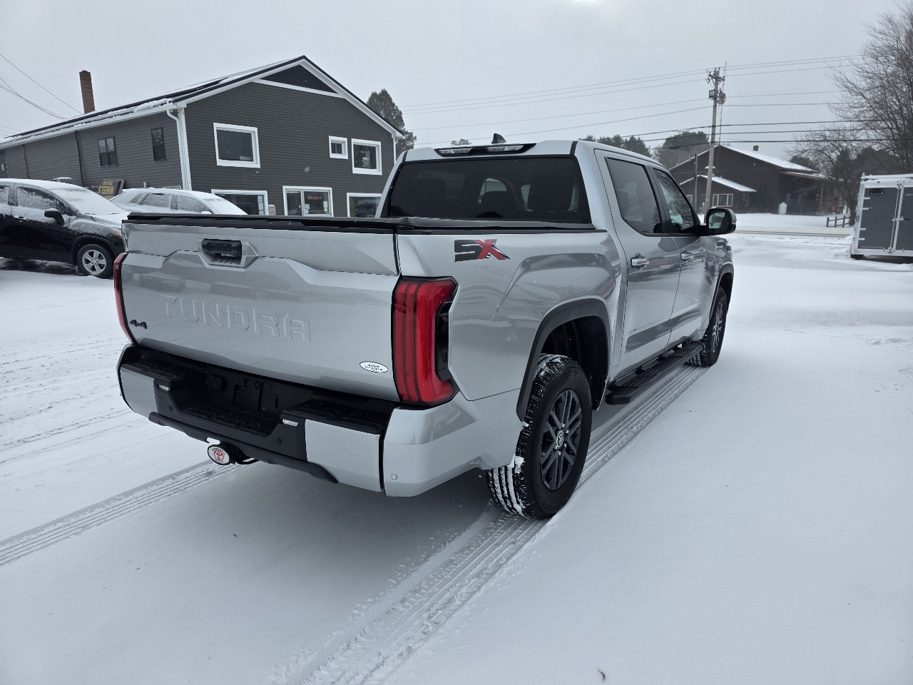 Toyota Tundra SR5 CrewMax 4WD 2024