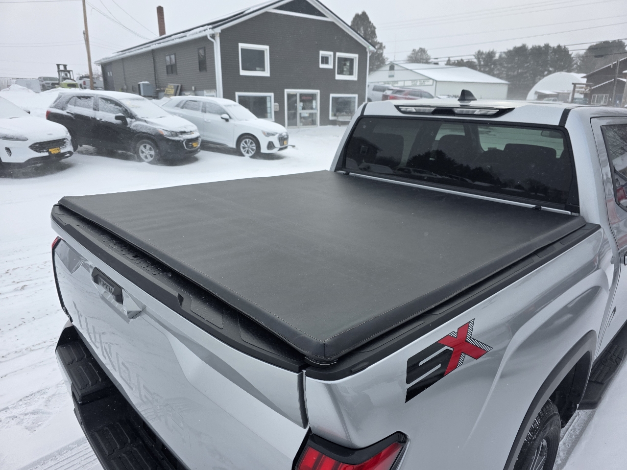 Toyota Tundra SR5 CrewMax 4WD 2024