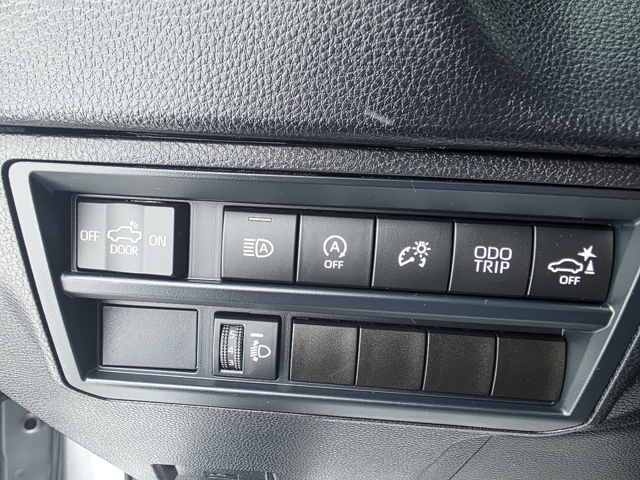 Toyota Tundra SR5 CrewMax 4WD 2024