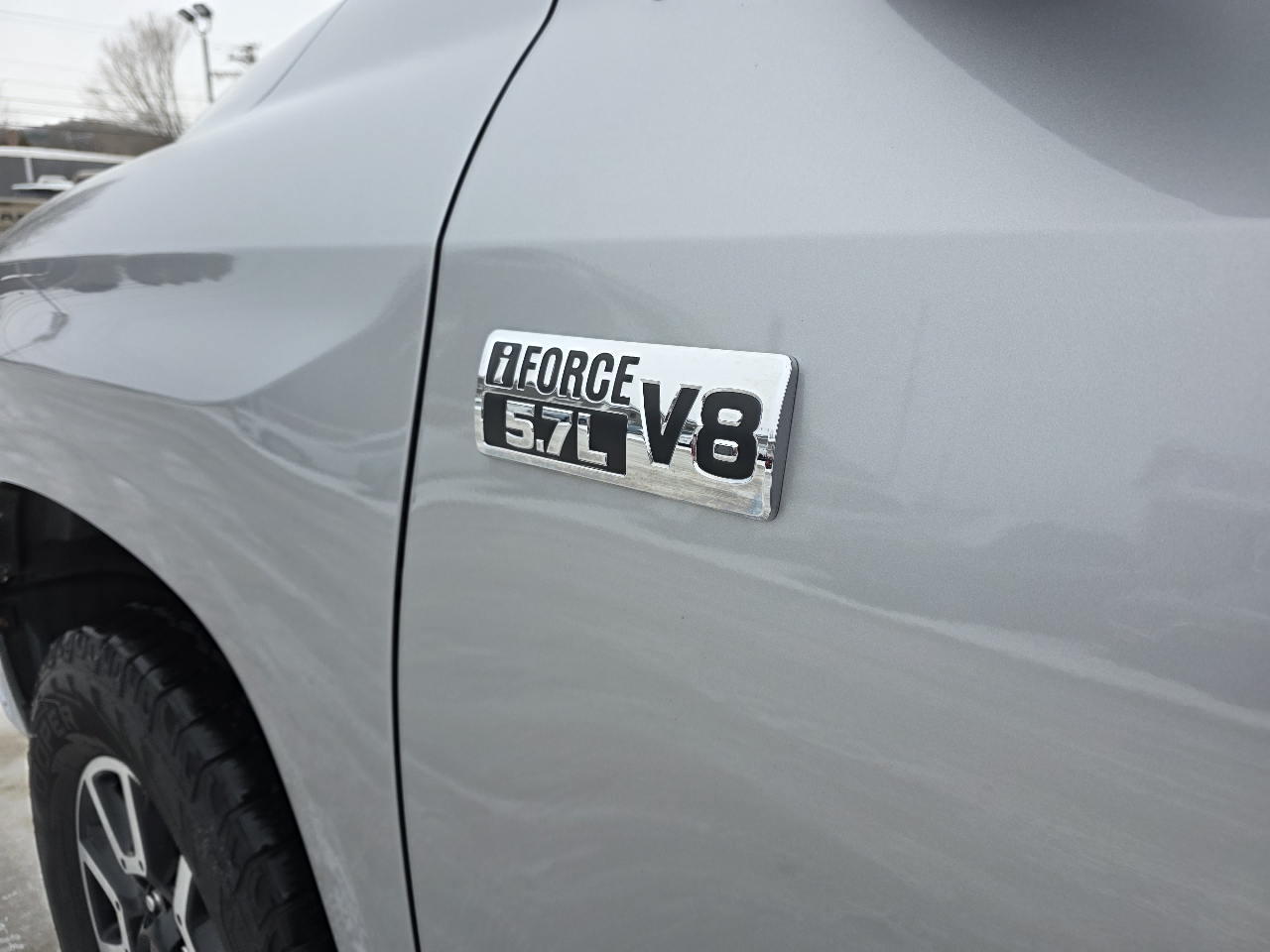 Toyota Tundra SR5 5.7L V8 Double Cab 4WD 2017