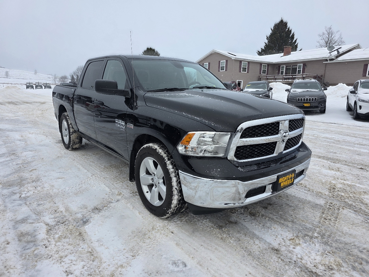 RAM 1500 Classic Tradesman Crew Cab SWB 4WD 2023
