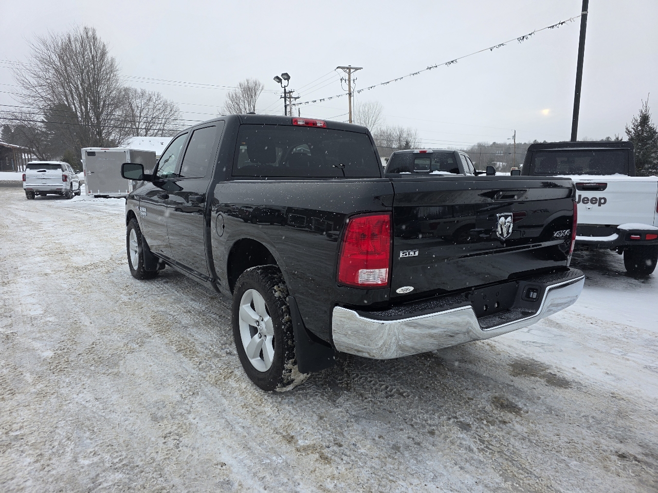 RAM 1500 Classic Tradesman Crew Cab SWB 4WD 2023