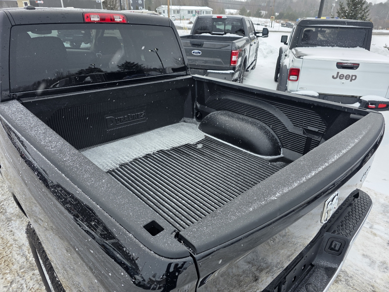 RAM 1500 Classic Tradesman Crew Cab SWB 4WD 2023