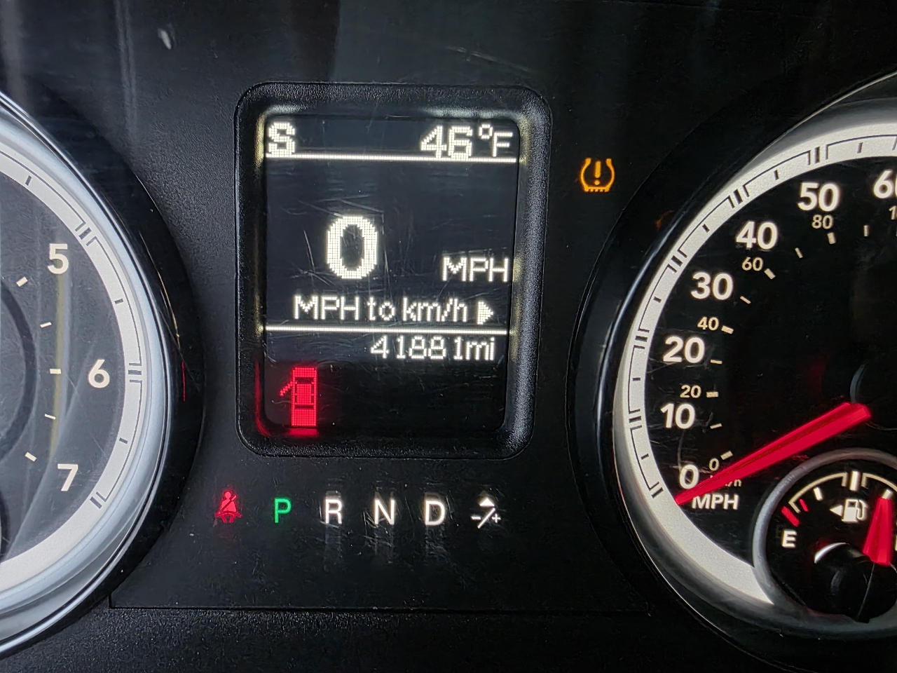 RAM 1500 Classic Tradesman Crew Cab SWB 4WD 2023