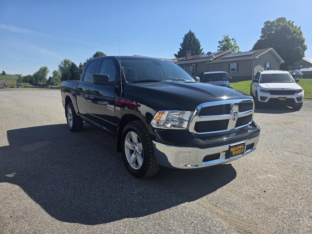 RAM 1500 Classic Tradesman Crew Cab SWB 4WD 2023