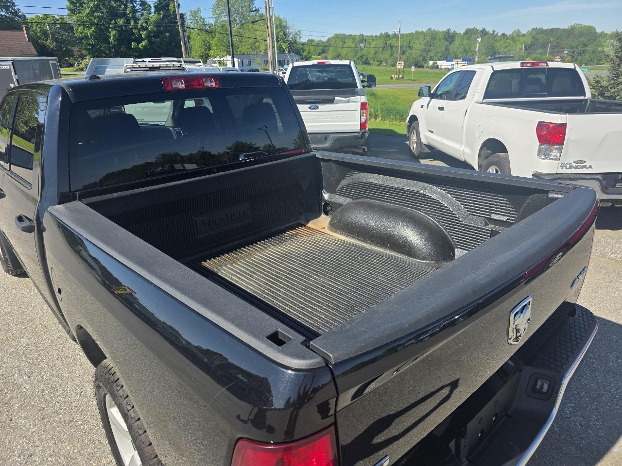 RAM 1500 Classic Tradesman Crew Cab SWB 4WD 2023