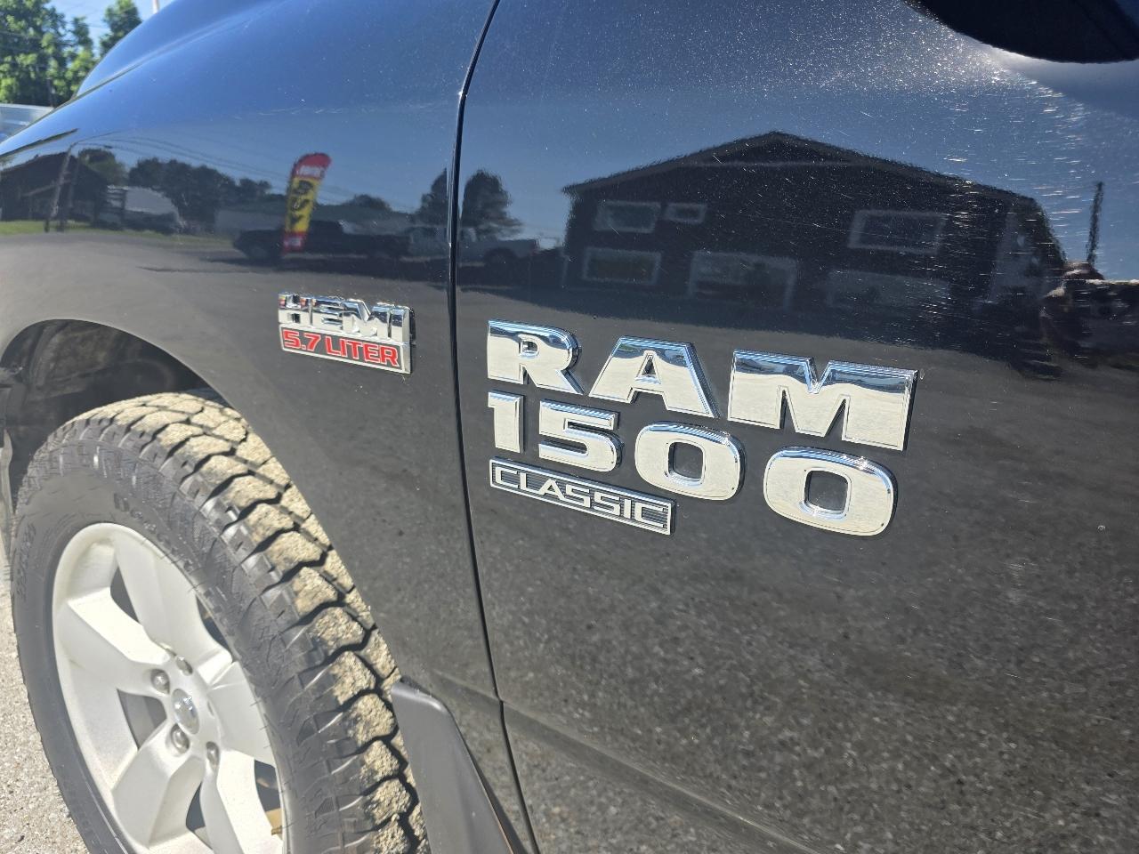 RAM 1500 Classic Tradesman Crew Cab SWB 4WD 2023