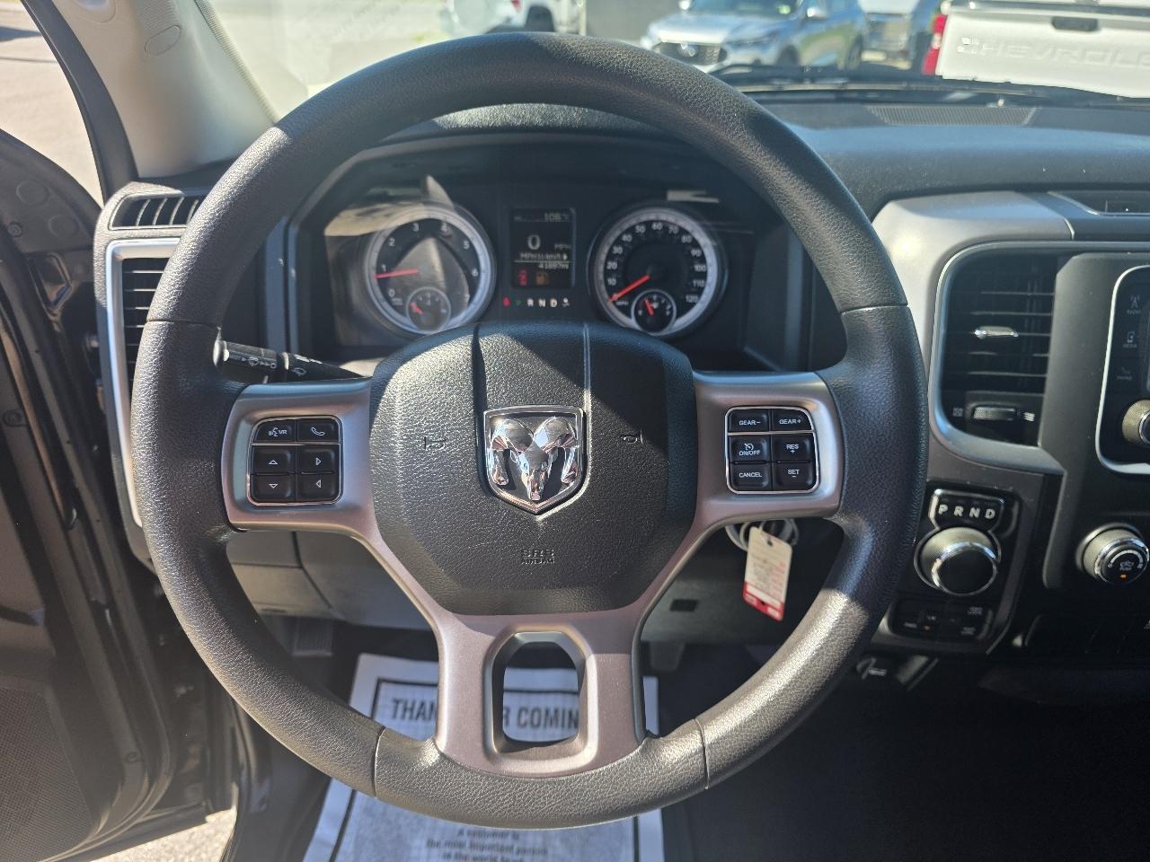 RAM 1500 Classic Tradesman Crew Cab SWB 4WD 2023