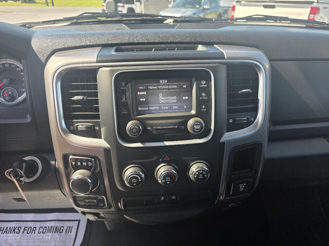 RAM 1500 Classic Tradesman Crew Cab SWB 4WD 2023