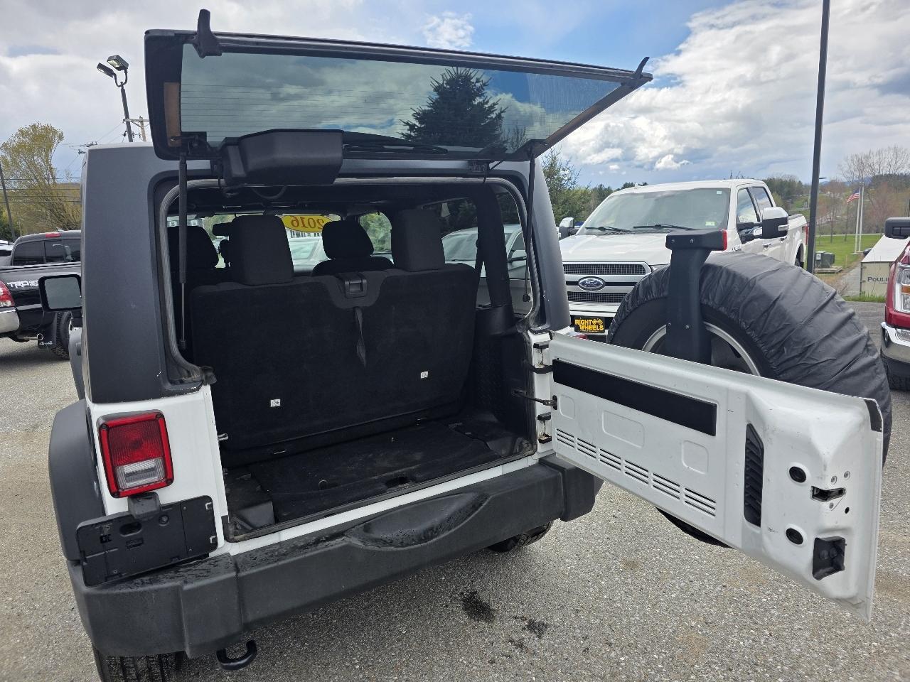 Jeep Wrangler Sport 4WD 2016