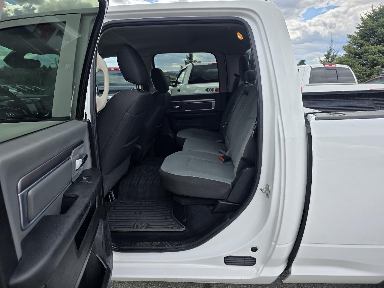 RAM 1500 Classic Tradesman Crew Cab LWB 4WD 2022
