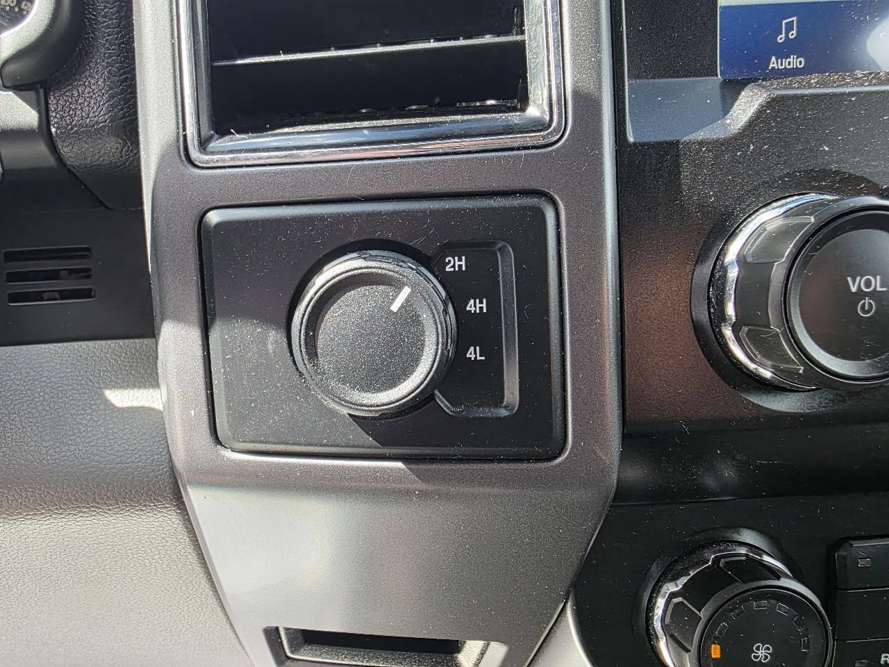 Ford F-150 XLT SuperCrew Short Bed 4WD 2019