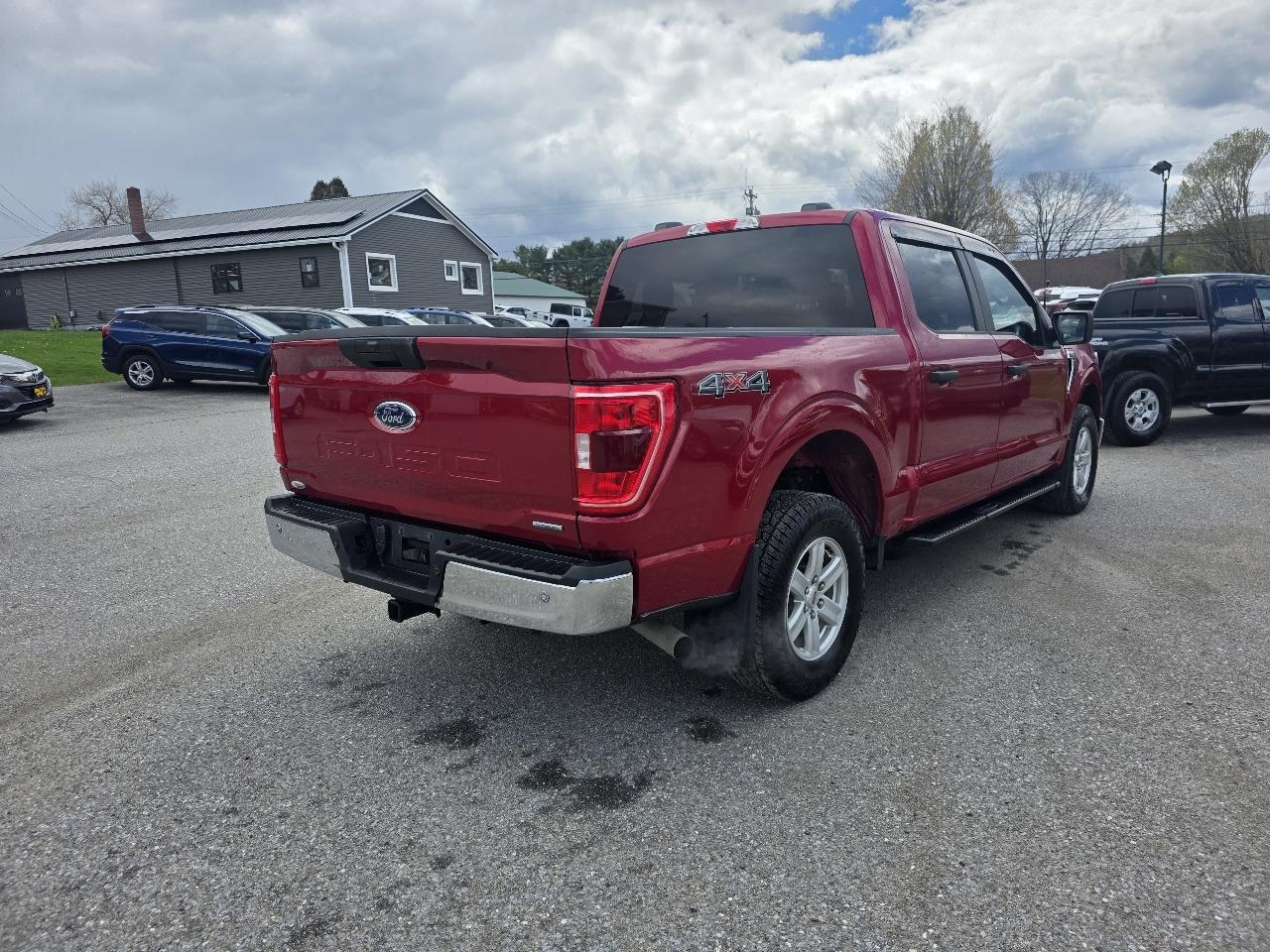 Ford F-150 SuperCrew 139" XLT 4WD 2022