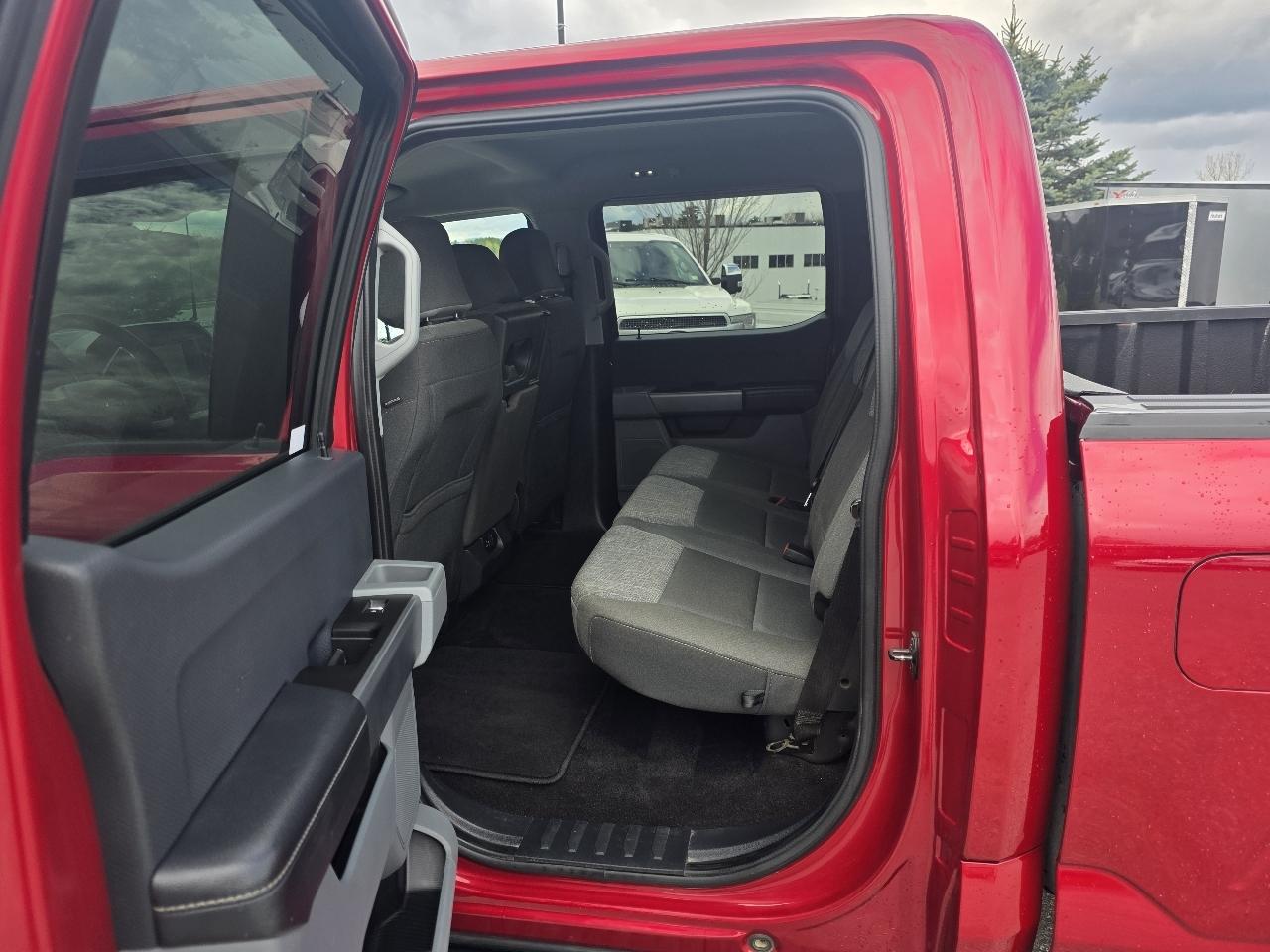 Ford F-150 SuperCrew 139" XLT 4WD 2022