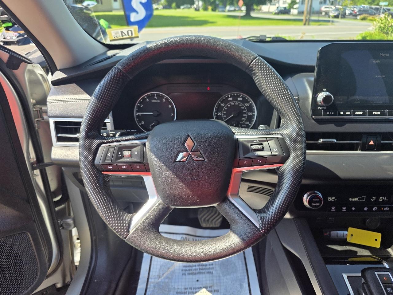 Mitsubishi Outlander ES AWD 2024